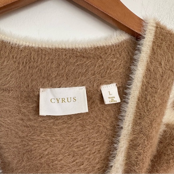 Cyrus Faux Mink Pullover Sweater Size Large - Picture 3 of 9